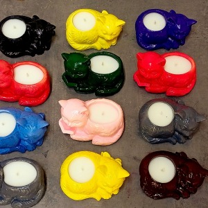 Kedi mumluk istediğiniz renk ve koku seçenekleriyle